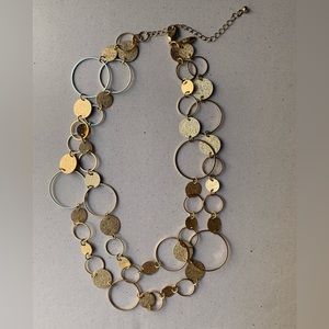 Two layered circle pattern necklace